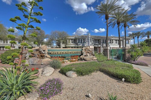 Modern Kierland Condo w/ Shared Pool + Close to Dining and Shopping!