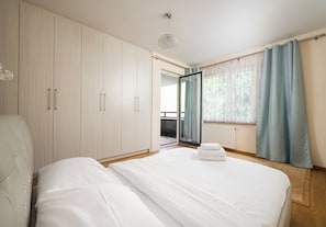 2 室のベッドルーム、アイロン / アイロン台、WiFi、ベッドシーツ