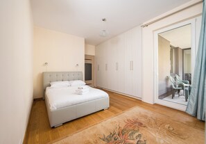 2 bedrooms, iron/ironing board, WiFi, bed sheets - Warsaw Urban Living Apartment (Warszawa)