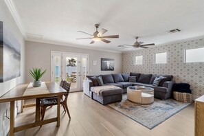 TV, ping pong - Sweet Saguaro 5B Home w/Pool, Hot Tub, Putting Green, Ping Pong - sleeps 14 in Scottsdale (Scottsdale)