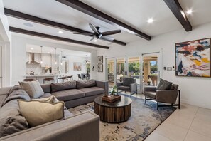 Smart TV - Pickleball+SportCt+Pool+AwesomeYard! (Scottsdale)