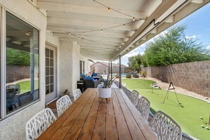 Outdoor dining