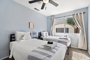 4 bedrooms, iron/ironing board, WiFi, bed sheets