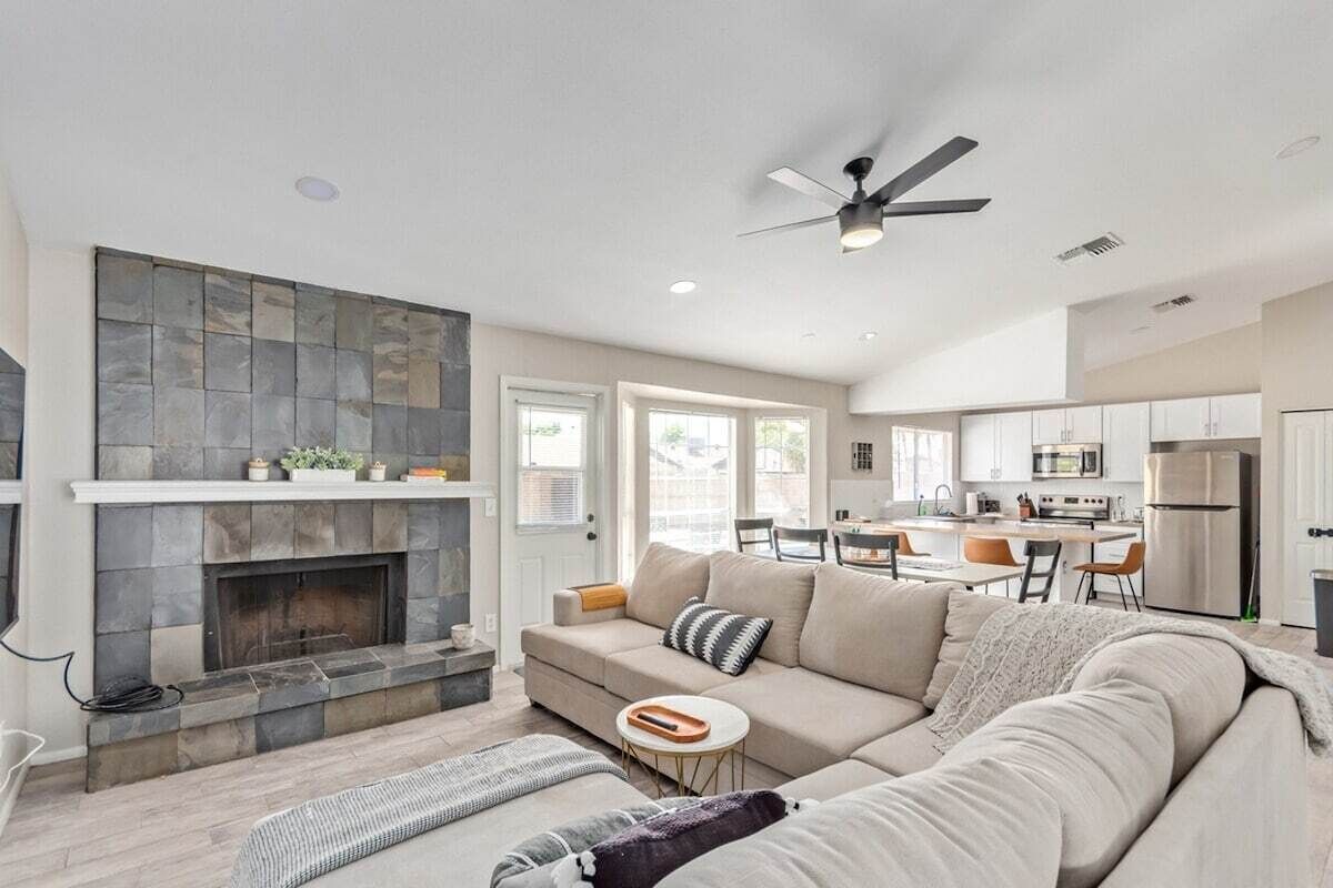 TV, fireplace, ping pong