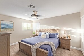 5 bedrooms, desk, iron/ironing board, free WiFi - Palomino Landing with Heated Pool, Golf - 5B/3B Private Luxury Tempe Home (Tempe)