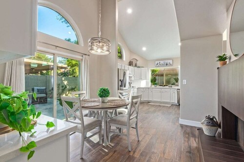 Palomino Landing with Heated Pool, Golf - 5B/3B Private Luxury Tempe Home