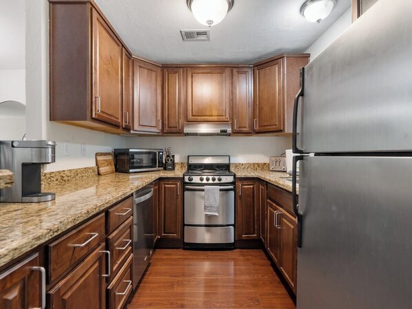 Fridge, microwave, oven, stovetop