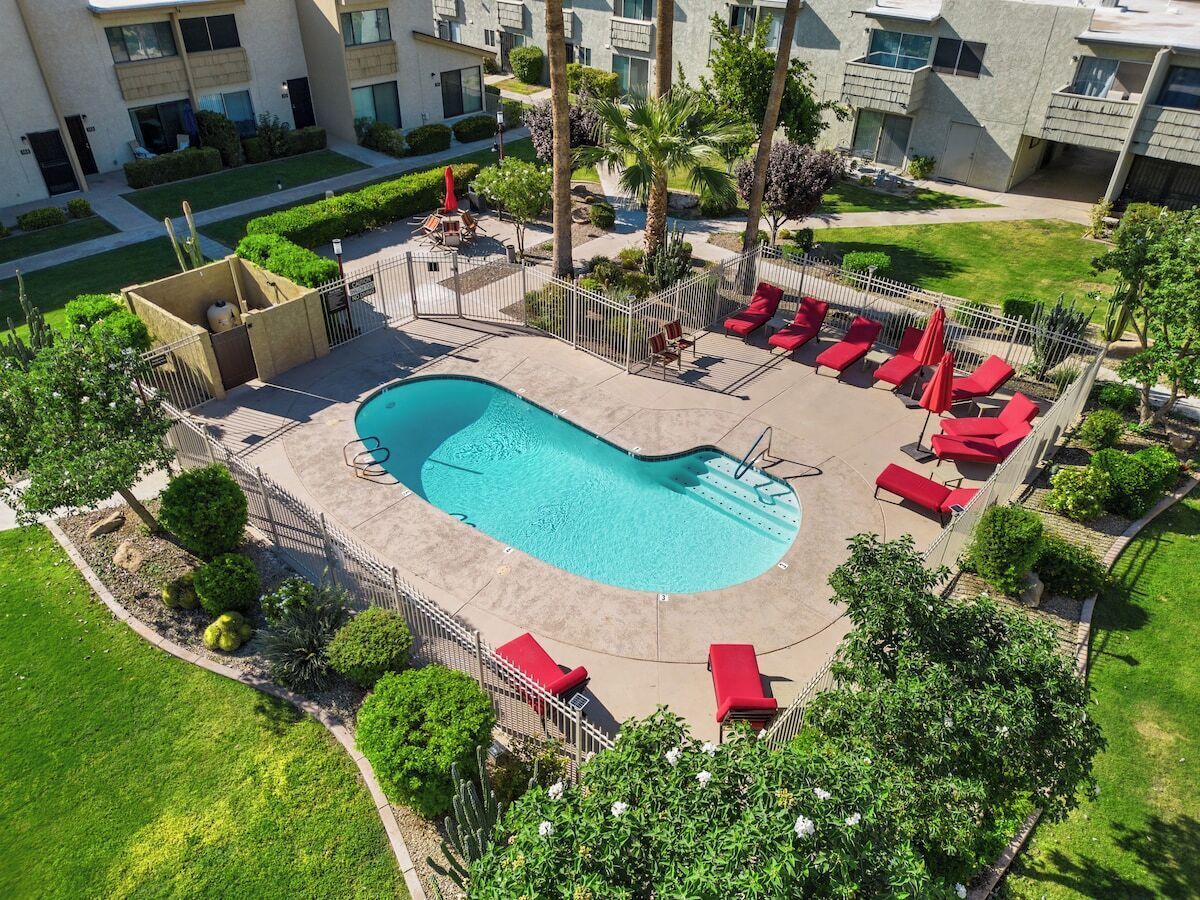 Een verwarmd zwembad