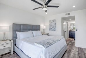 2 bedrooms, desk, iron/ironing board, free WiFi - 12th hole Golf Views at Old Town Continental Condo w/Pool and Hot Tub (Scottsdale)
