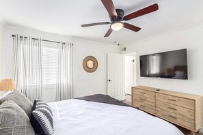 2 bedrooms, desk, free WiFi, bed sheets - Modern Scottsdale Condo with Community Amenities & Private Patio! (Scottsdale)