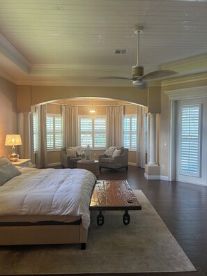 4 chambres, bureau, fer et planche à repasser, accès au Wi-Fi (inclus)