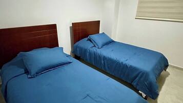 3 Schlafzimmer, Bügeleisen/Bügelbrett, WLAN, Bettwäsche