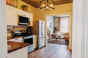 Micro-ondes, four, plaque de cuisson