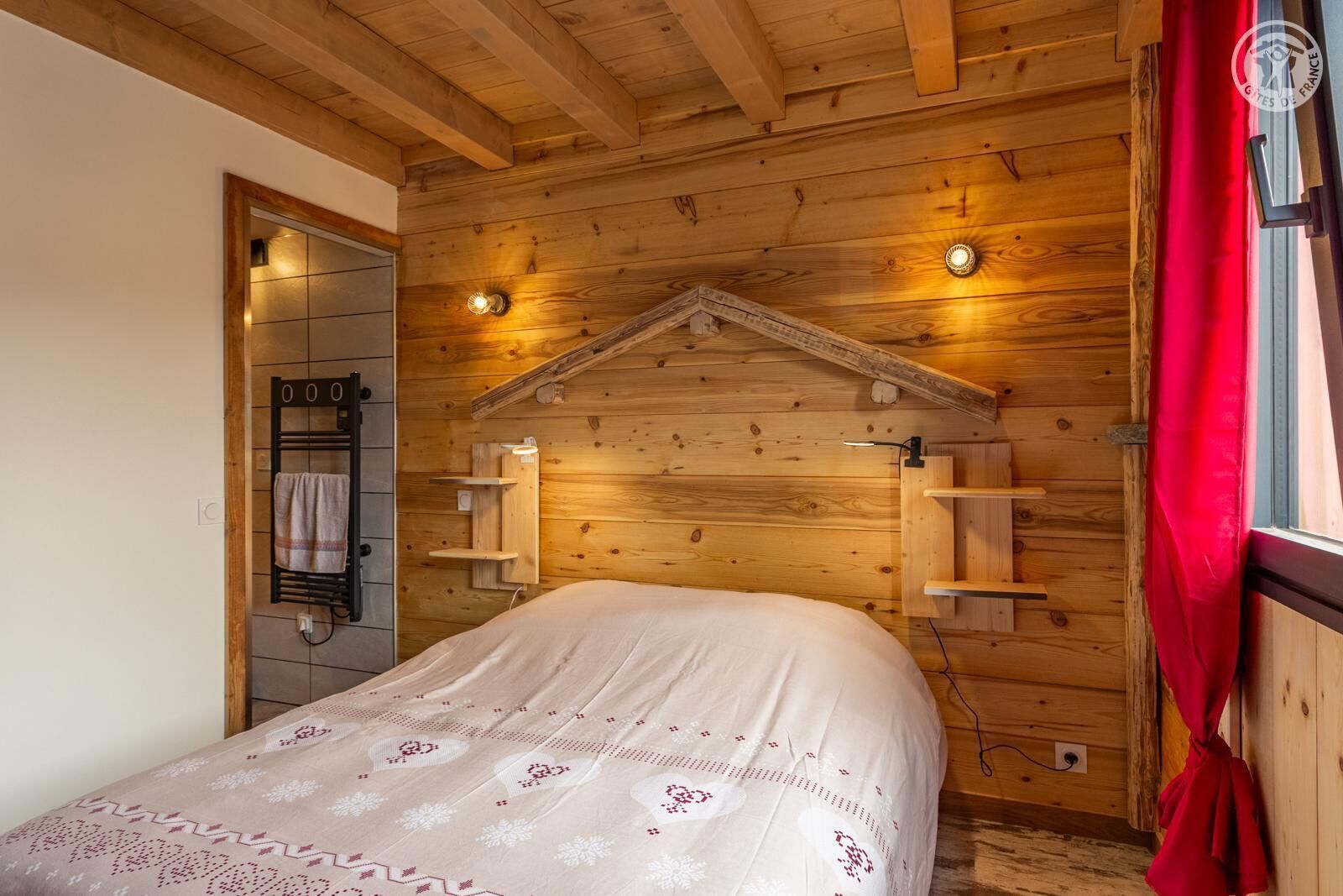 2 bedrooms, iron/ironing board, travel crib, bed sheets