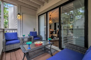 Outdoor dining - 103 Forest Gardens @ Forest Beach Near Coligny | Pool Access | 8 min walk to the Beach! (Hilton Head Island)