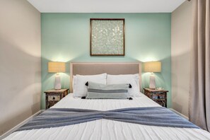 4 habitaciones, escritorio, tabla de planchar con plancha y wifi gratis 