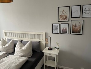 Apartment, 2 Bedrooms, Smoking, Balcony - Charming 4-person Apartment in Hoyerswerda City Center (Hoyerswerda)