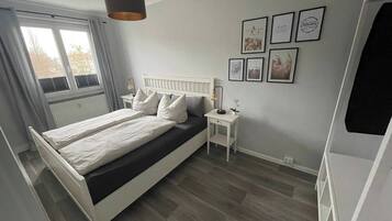 Apartment, 2 Bedrooms, Smoking, Balcony | 2 bedrooms