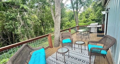 Charming 1-bedroom Cottage in lovely Weaverville