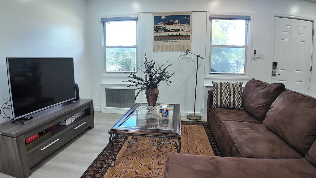Sunny House In Queens · Entire Home · Private Parking - Queens, NY