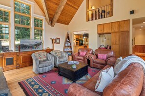 Smart TV, fireplace, DVD player, books