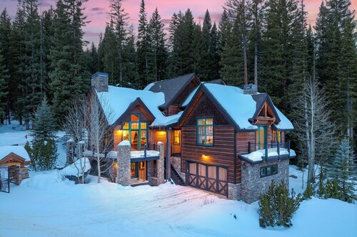 Corridor Way Chalet | Ski In Ski Out | Bridger's Cache | Winter Park Resort