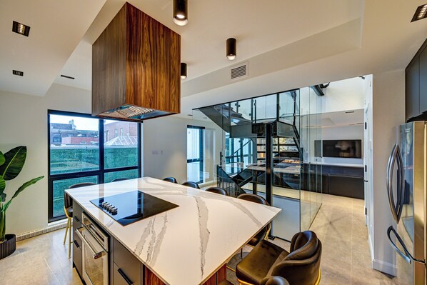 Tủ lạnh, lò vi sóng, lò nướng, bếp nấu