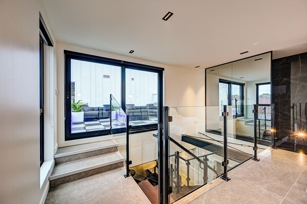 Appartement Penthouse exécutif, vue sur la cour intérieure | Aire de séjour