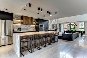 Tủ lạnh, lò vi sóng, lò nướng, bếp nấu