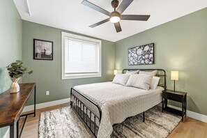 5 bedrooms, free WiFi, bed sheets