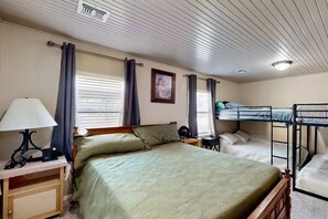 3 bedrooms, iron/ironing board, travel cot, free WiFi