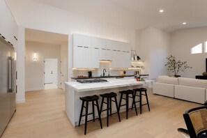 Interior - Twin Palms - Pool Heat Available- 31+ day stays! (Scottsdale)
