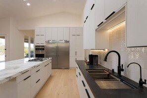 Fridge, microwave, oven, stovetop - Twin Palms - Pool Heat Available- 31+ day stays! (Scottsdale)