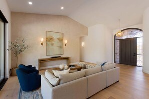 Interior - Twin Palms - Pool Heat Available- 31+ day stays! (Scottsdale)