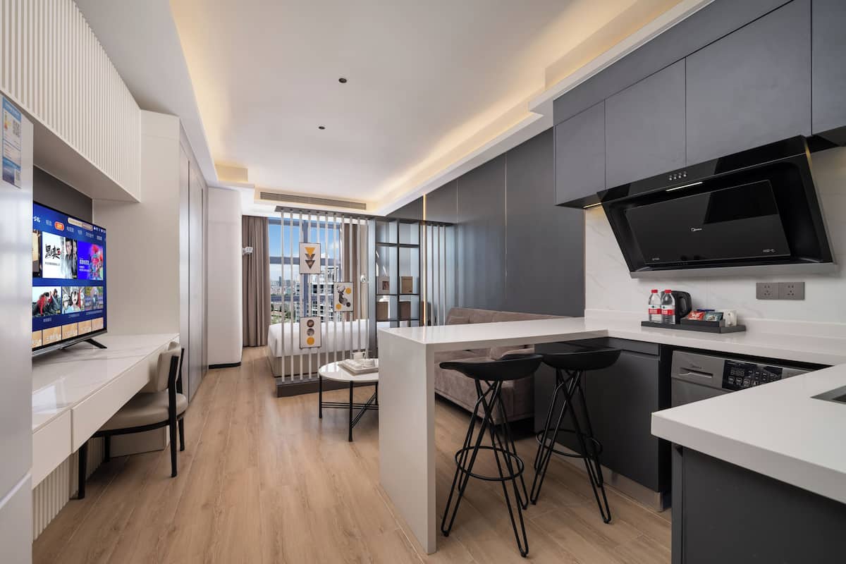 Ropa de cama de alta calidad y escritorio