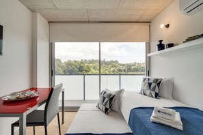 2 chambres, bureau, fer et planche à repasser, Wi-Fi gratuit