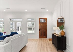 Lobby - Charming 4-bedroom townhome in Sugar Hill/Buford (Sugar Hill)