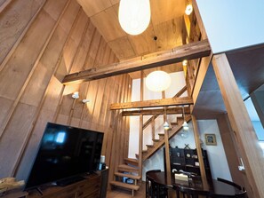 Apartment, 3 Bedrooms, Non Smoking | Living area