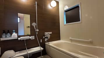 Appartamento, 3 camere da letto, non fumatori | Bagno | Pantofole