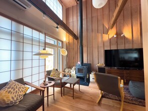 Apartment, 3 Bedrooms, Non Smoking | Living area