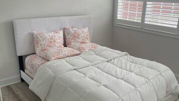 3 bedrooms, in-room safe, free WiFi, bed sheets