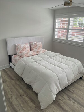 3 bedrooms, in-room safe, free WiFi, bed sheets