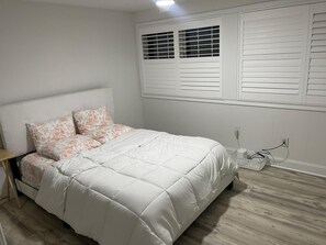 3 bedrooms, in-room safe, free WiFi, bed sheets