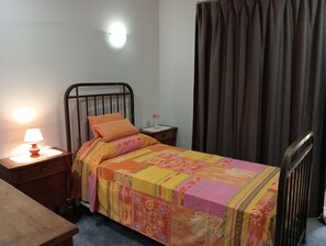 3 chambres, fer et planche Ă repasser, Wi-Fi, draps fournis