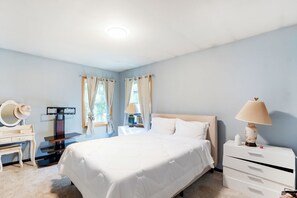 4 habitaciones, tabla de planchar con plancha, wifi y ropa de cama