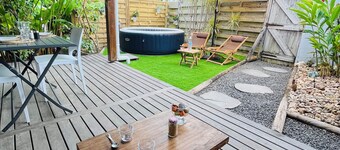 Bungalow la Tipik close to raisins clairs beach, shops and activities!