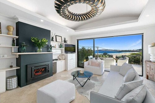 Stunning beach house overlooking North Curl Curl beach