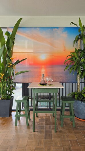 Outdoor dining - KK Sunset Villa (Kota kinabalu)
