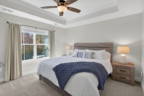 4 bedrooms, iron/ironing board, WiFi, bed sheets