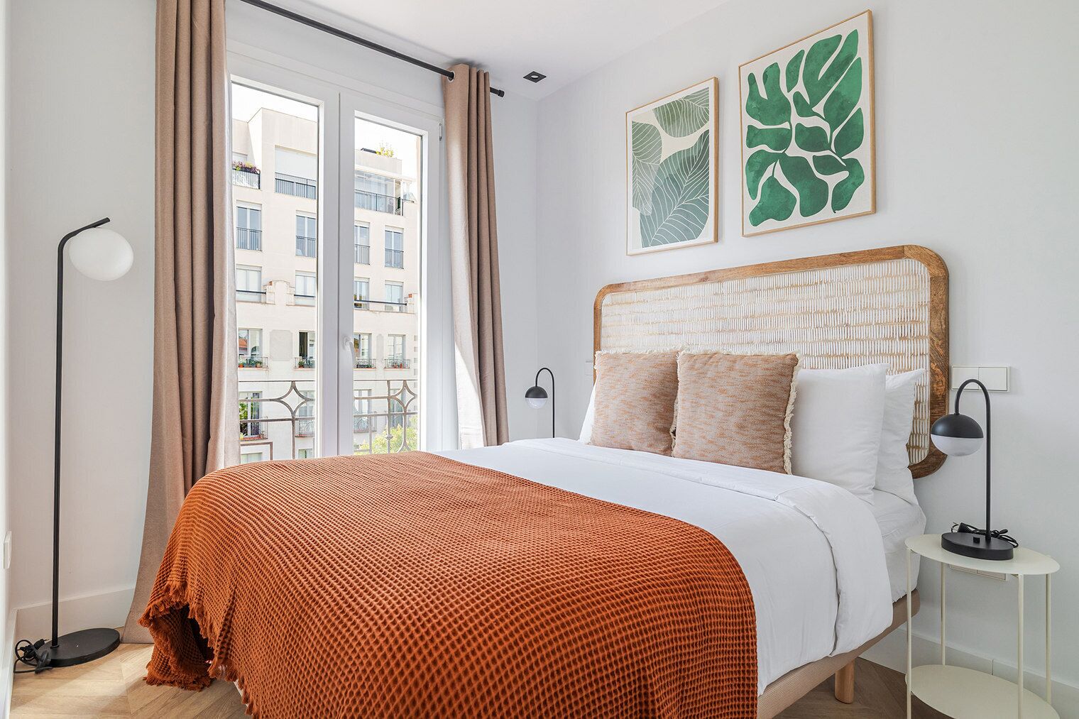 3 slaapkamers, een strijkplank/strijkijzer, wifi, beddengoed